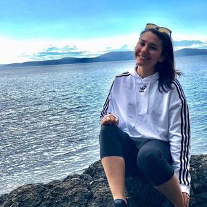 Meet your Posher, Genesis